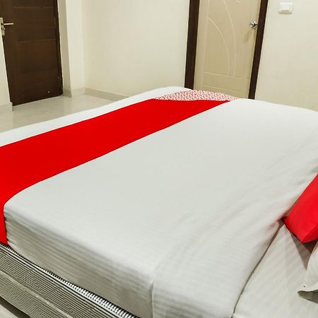 Hotel OYO 73795 Karthikeya Pride Vijayawāda Exterior foto