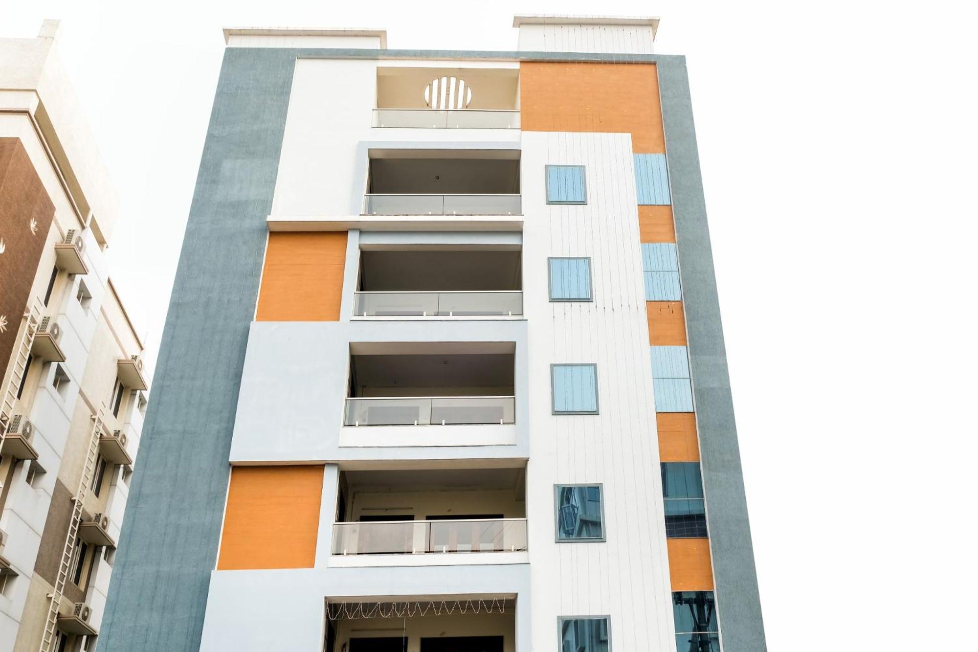 Hotel OYO 73795 Karthikeya Pride Vijayawāda Exterior foto