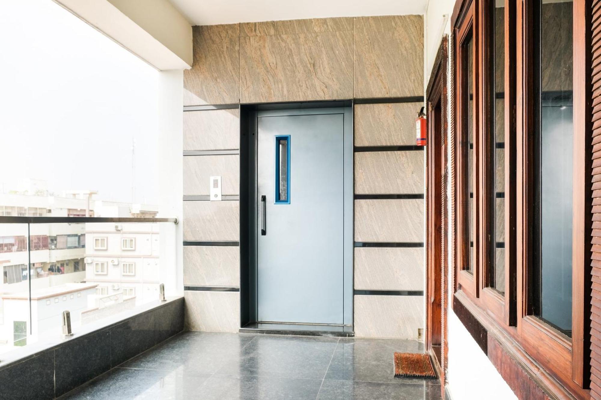 Hotel OYO 73795 Karthikeya Pride Vijayawāda Exterior foto