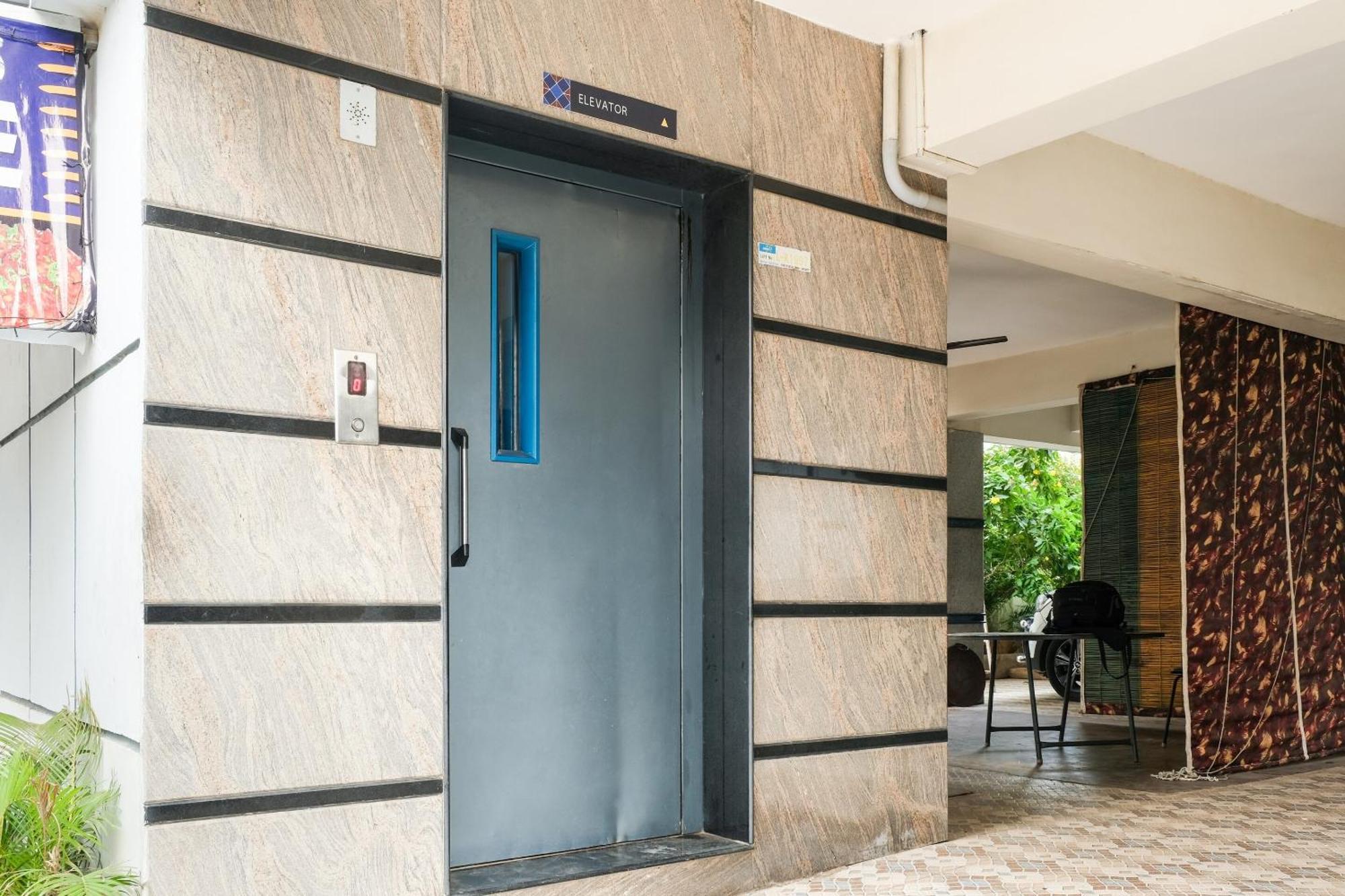 Hotel OYO 73795 Karthikeya Pride Vijayawāda Exterior foto