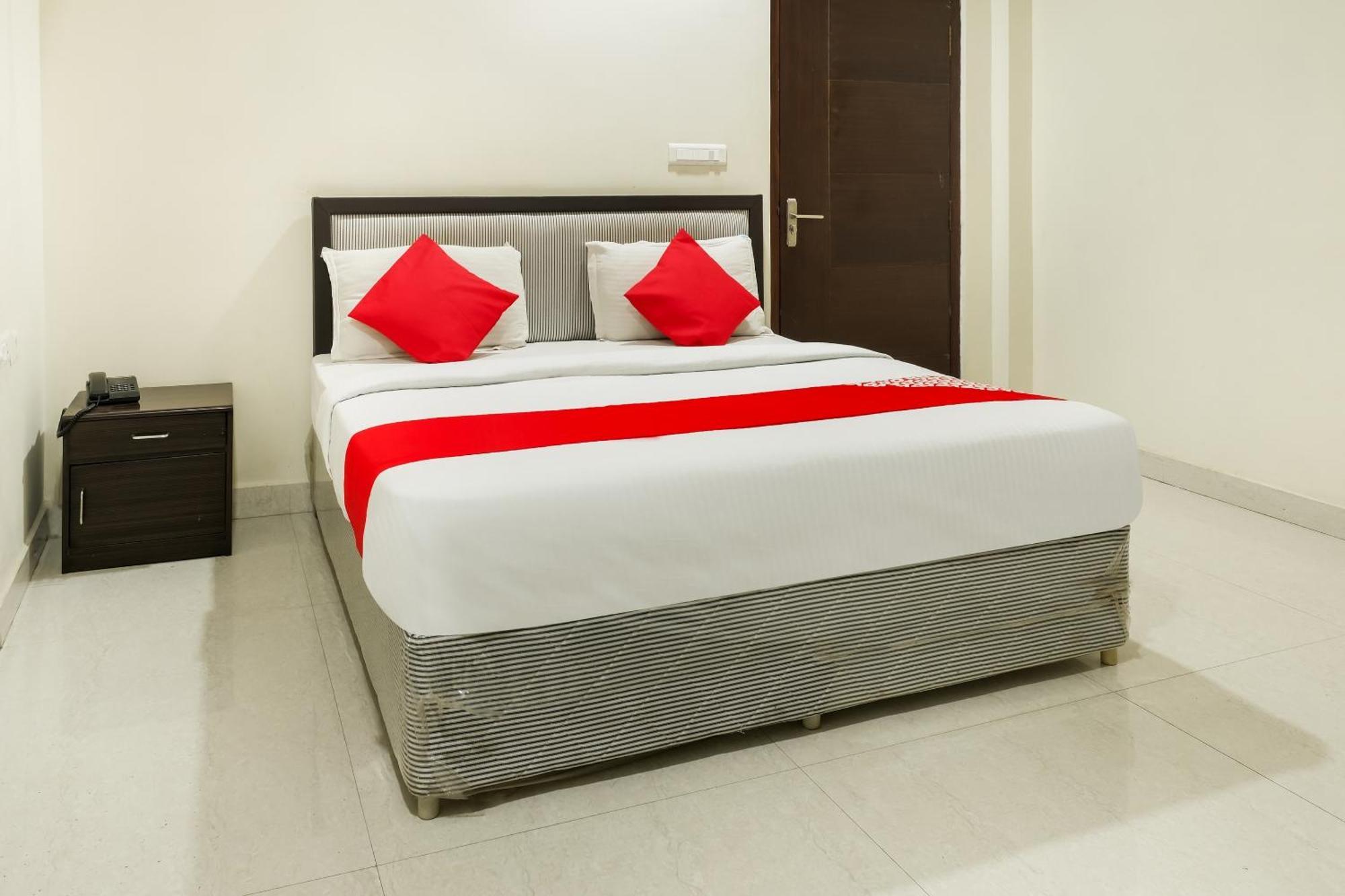 Hotel OYO 73795 Karthikeya Pride Vijayawāda Exterior foto