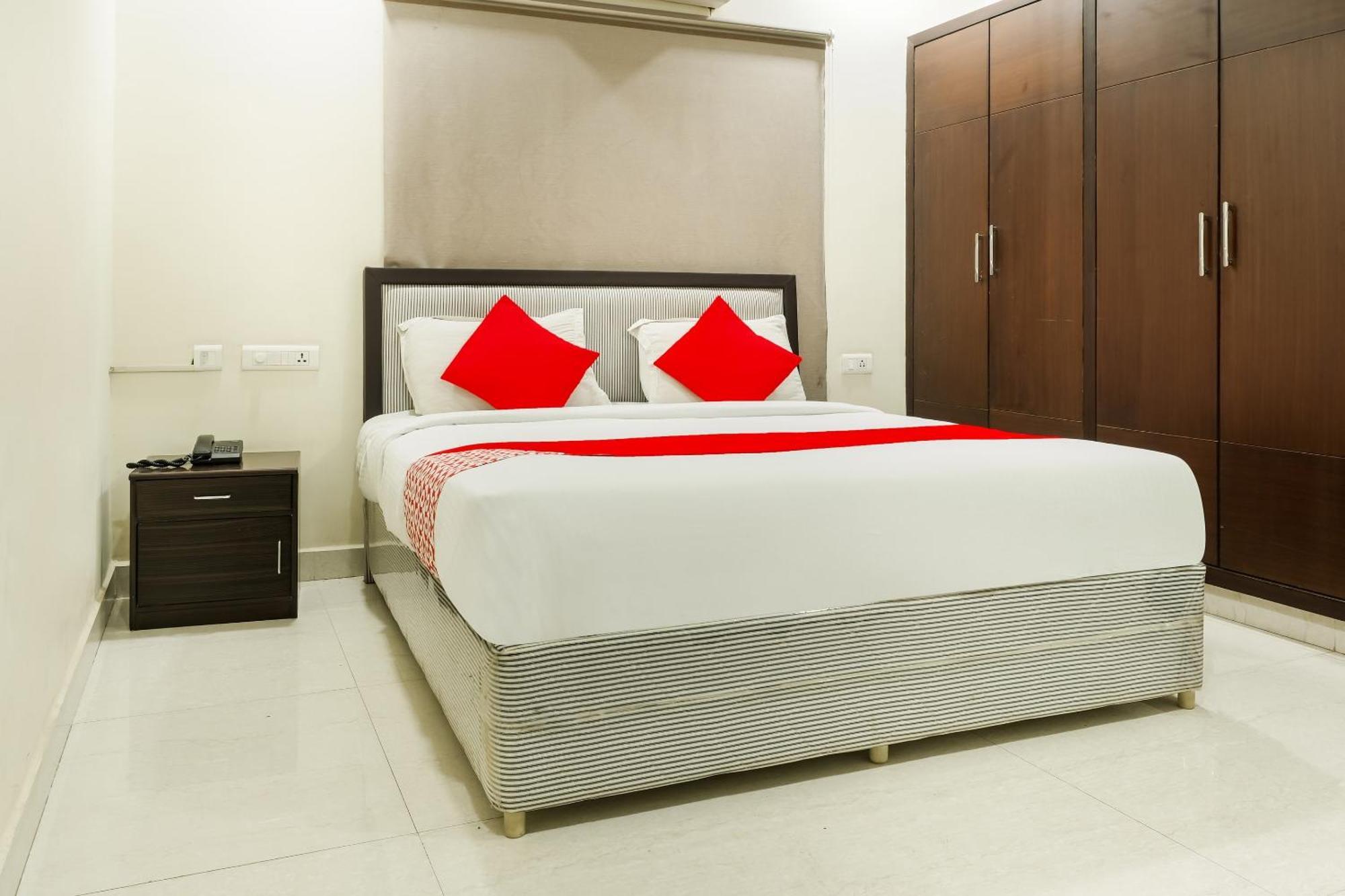 Hotel OYO 73795 Karthikeya Pride Vijayawāda Exterior foto
